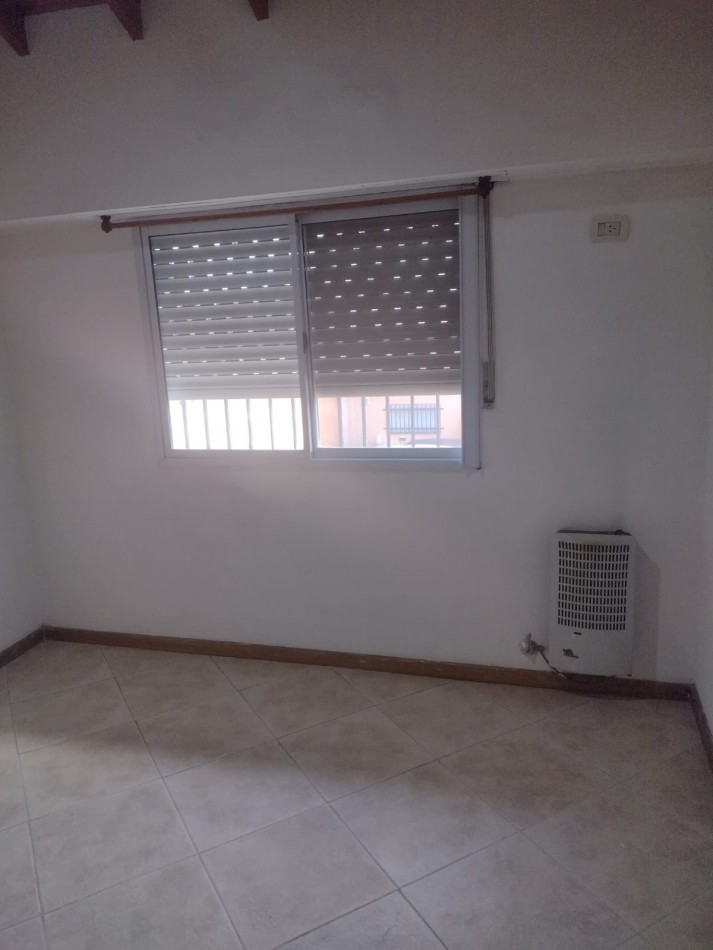 Duplex 3 ambientes en Paso del Rey, Moreno