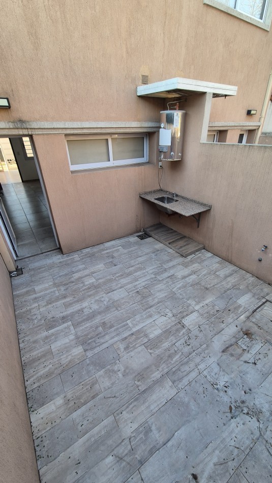 Duplex con 2 dormitorios en Paso del Rey centro