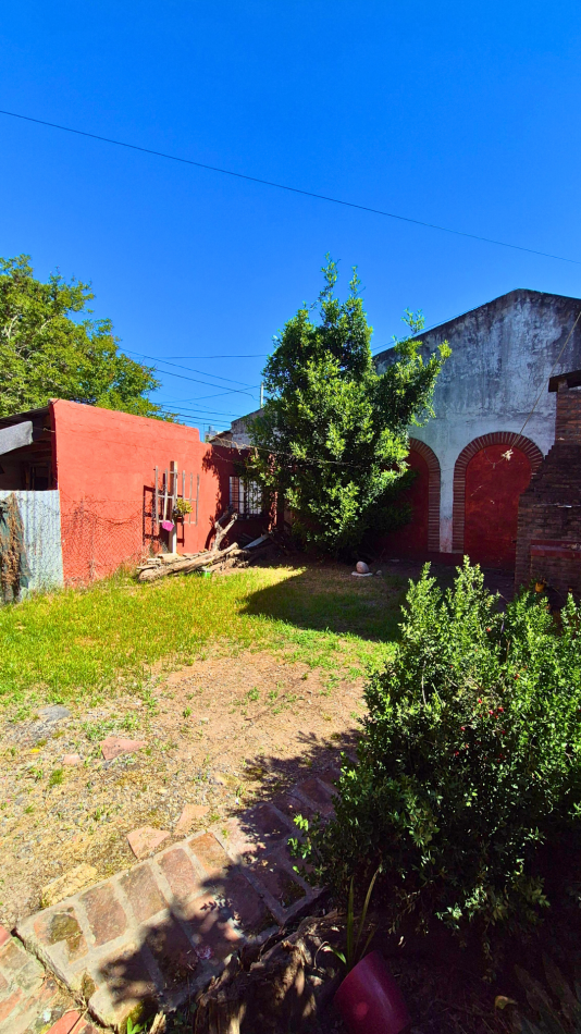 Hermosa propiedad con ubicacion estrategia sobre calle Joly en Moreno. 