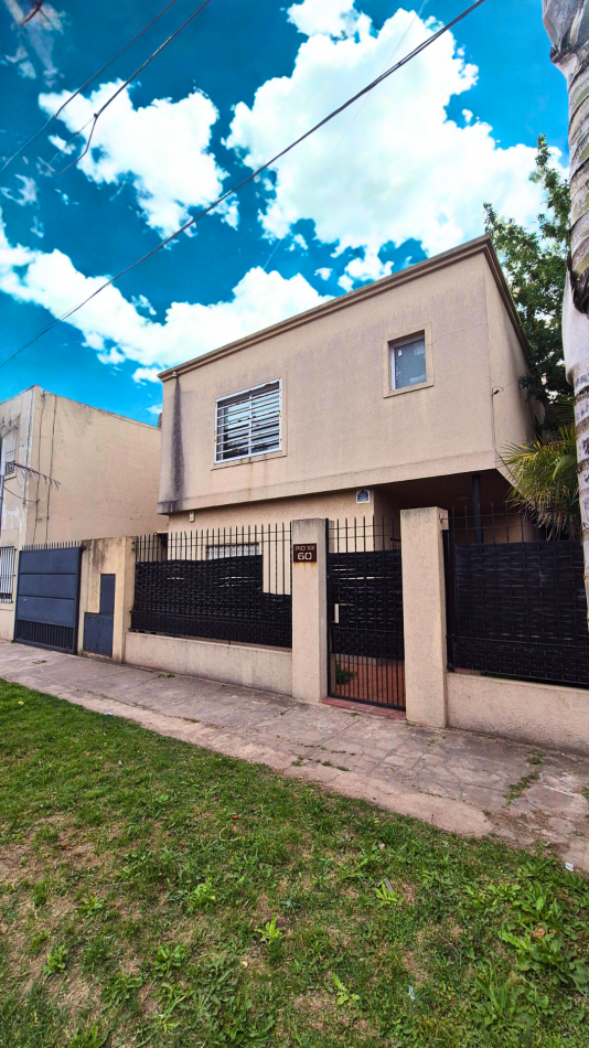 CASA DE DOS DORMITORIOS EN PASO DEL REY CENTRO