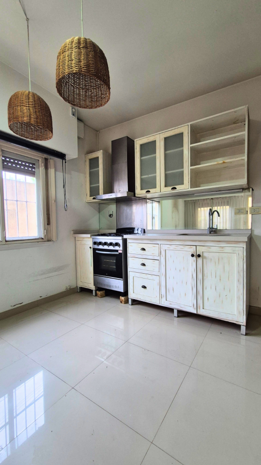 CASA DE DOS DORMITORIOS EN PASO DEL REY CENTRO