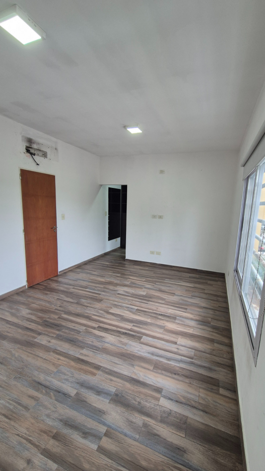 CASA DE DOS DORMITORIOS EN PASO DEL REY CENTRO