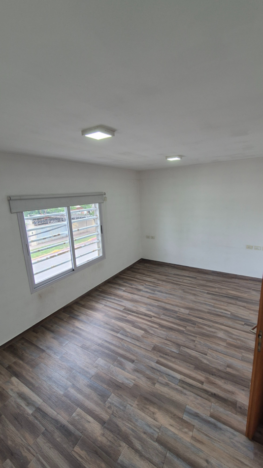 CASA DE DOS DORMITORIOS EN PASO DEL REY CENTRO