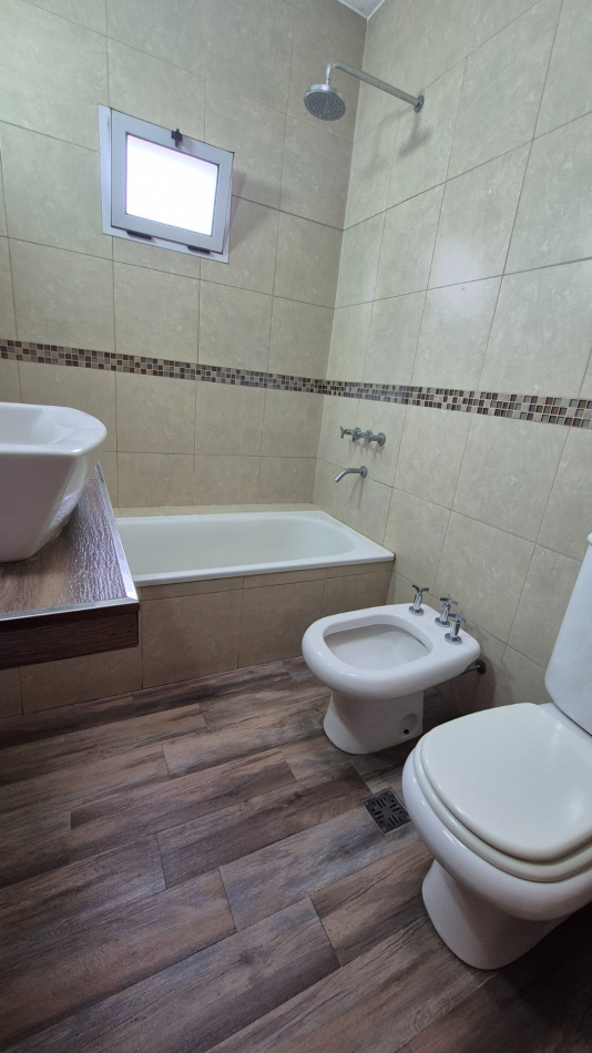 CASA DE DOS DORMITORIOS EN PASO DEL REY CENTRO