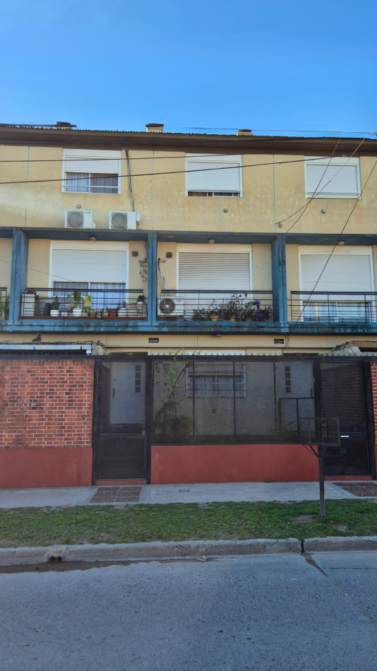 Venta Depto 2 Ambientes PB con Jardin y Cochera | Condominio El Hogar Obrero