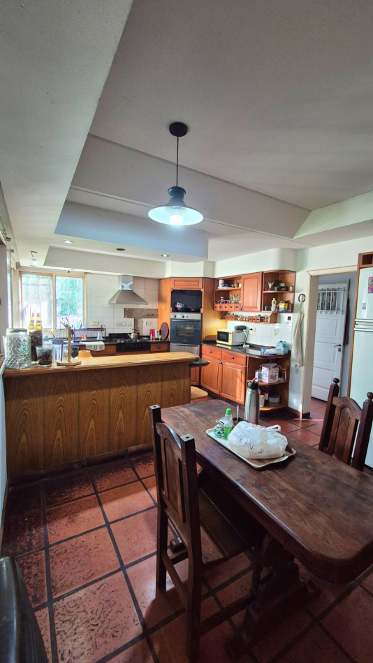 EXCEPCIONAL PROPIEDAD DE 2.000 M² A METROS DE AV. VICTORICA Y ACCESO OESTE | Oportunidad Desarrollos (FOT 1.4) |