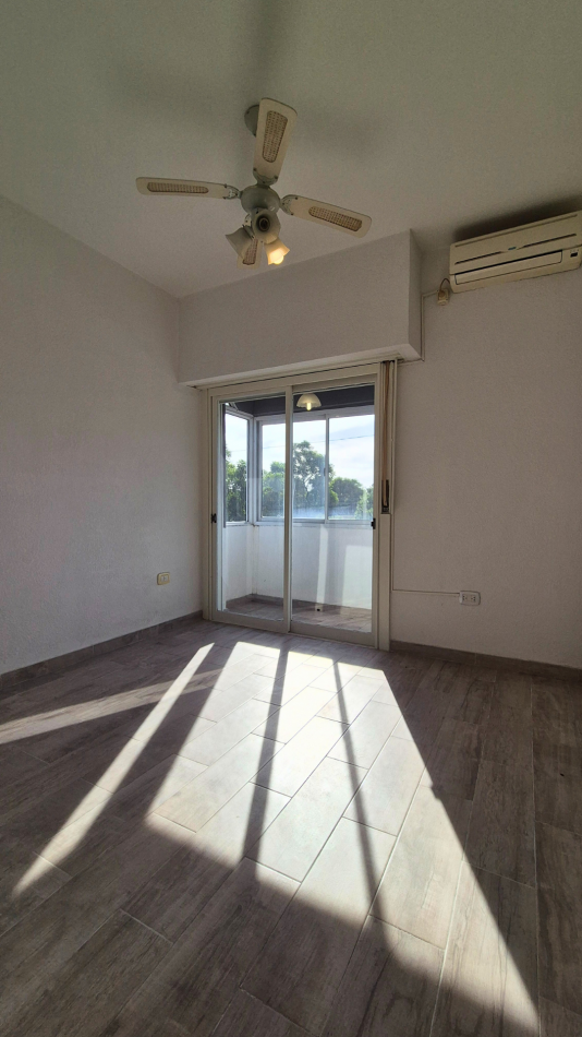 Oportunidad en Edificio Eneas | 2 Ambientes Impecable | Pleno Centro