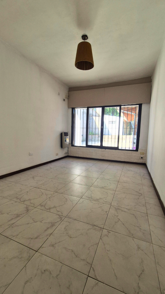 Casa 4 Ambientes | Quincho con Baño | Lote 10x35