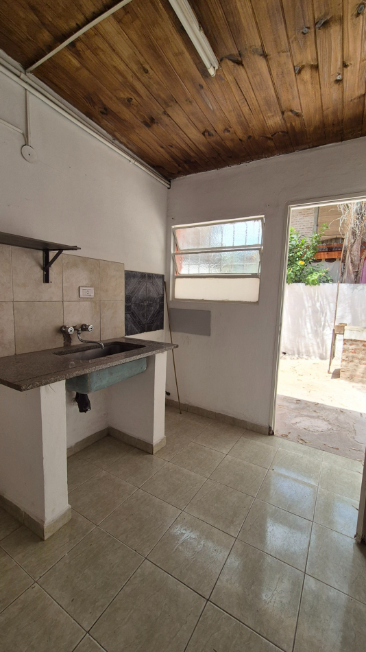 Departamento de 1 dormitorio c patio en Villa Zapiola