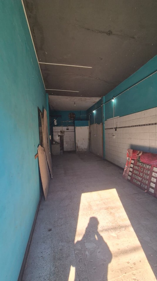 Alquiler local frente a la estacion de Paso Del Rey