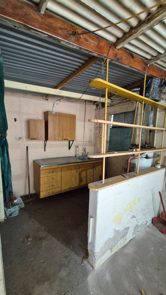 Venta Casa sobre Lote de 10x24 en el Corazon de Paso del Rey Centro