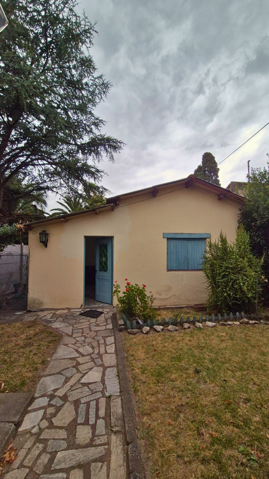 Venta Casa sobre Lote de 10x24 en el Corazon de Paso del Rey Centro