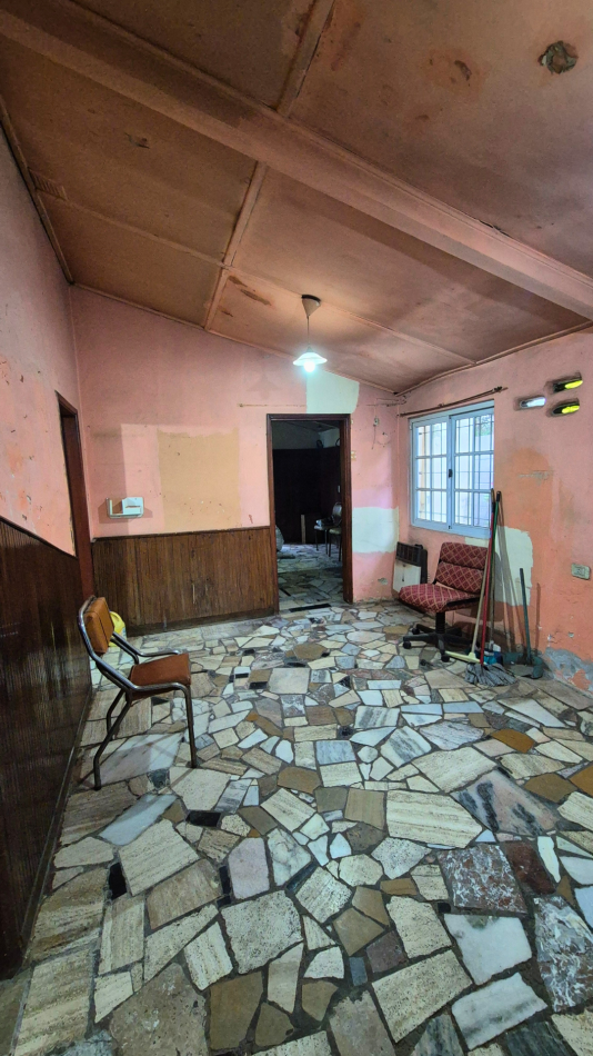 Venta Casa sobre Lote de 10x24 en el Corazon de Paso del Rey Centro