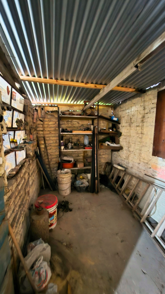 Venta Casa sobre Lote de 10x24 en el Corazon de Paso del Rey Centro