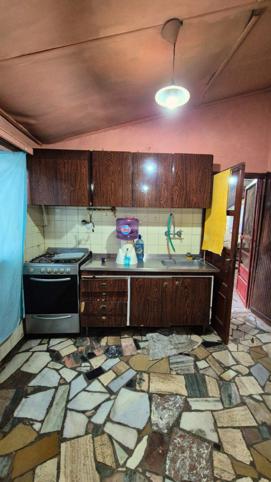Venta Casa sobre Lote de 10x24 en el Corazon de Paso del Rey Centro