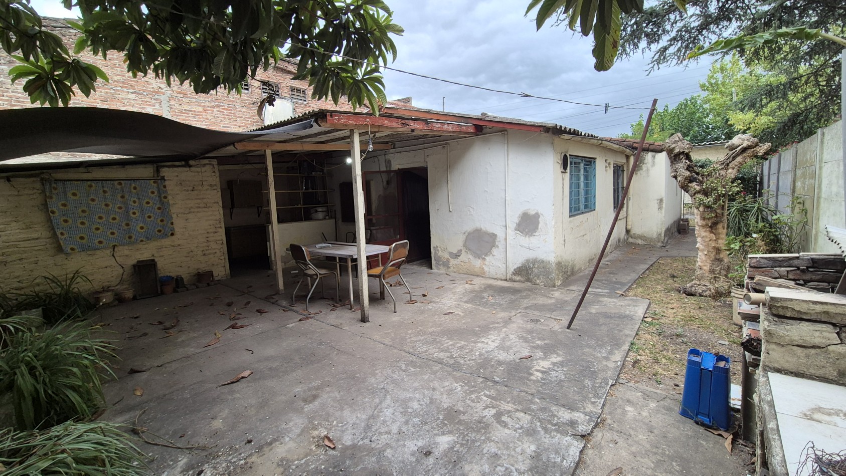 Venta Casa sobre Lote de 10x24 en el Corazon de Paso del Rey Centro