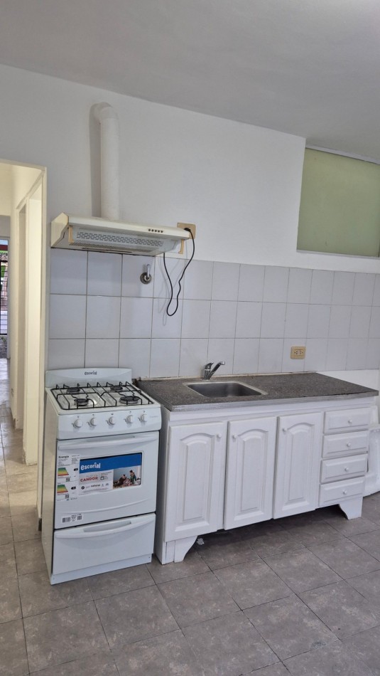 Alquiler Duplex 3 Ambientes con Cochera y Patio, sin expensas en Paso del Rey Centro