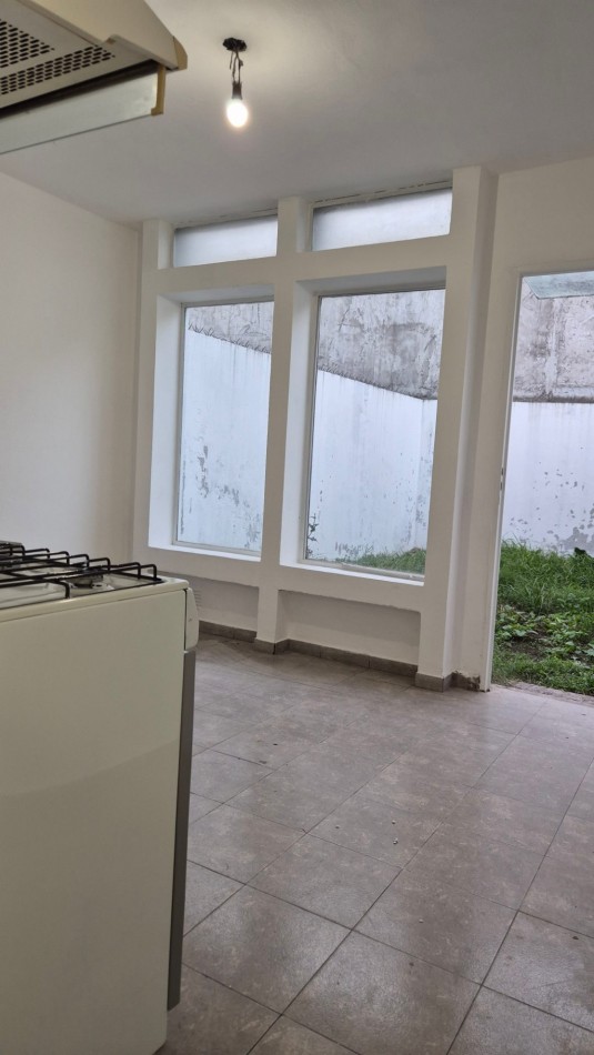 Alquiler Duplex 3 Ambientes con Cochera y Patio, sin expensas en Paso del Rey Centro