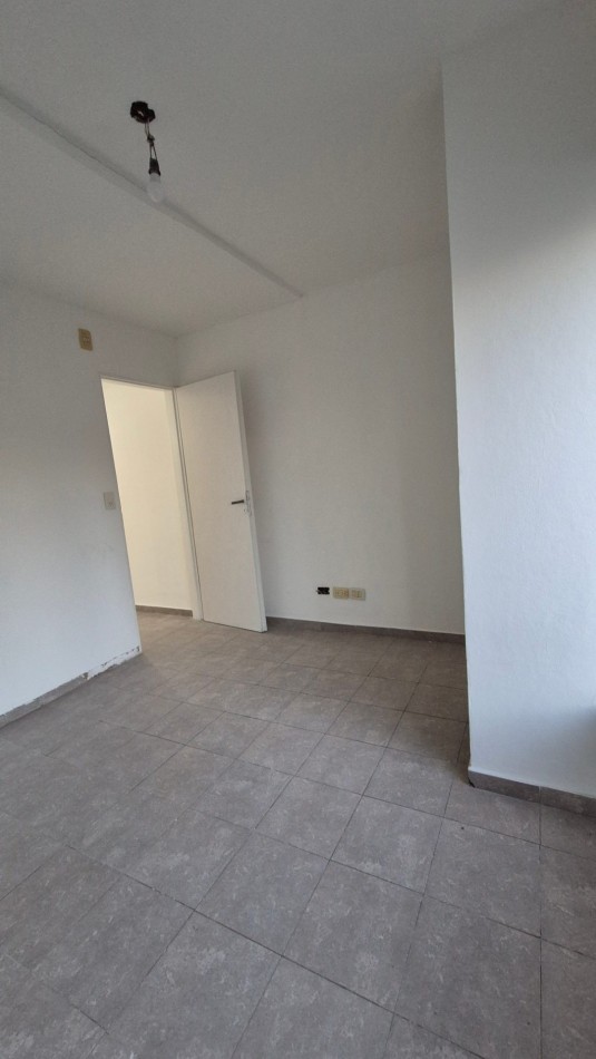 Alquiler Duplex 3 Ambientes con Cochera y Patio, sin expensas en Paso del Rey Centro