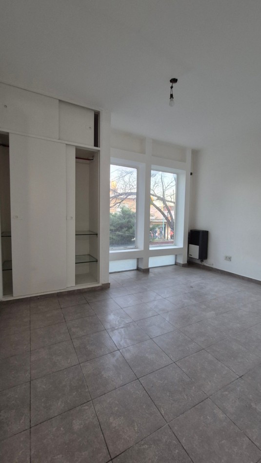 Alquiler Duplex 3 Ambientes con Cochera y Patio, sin expensas en Paso del Rey Centro