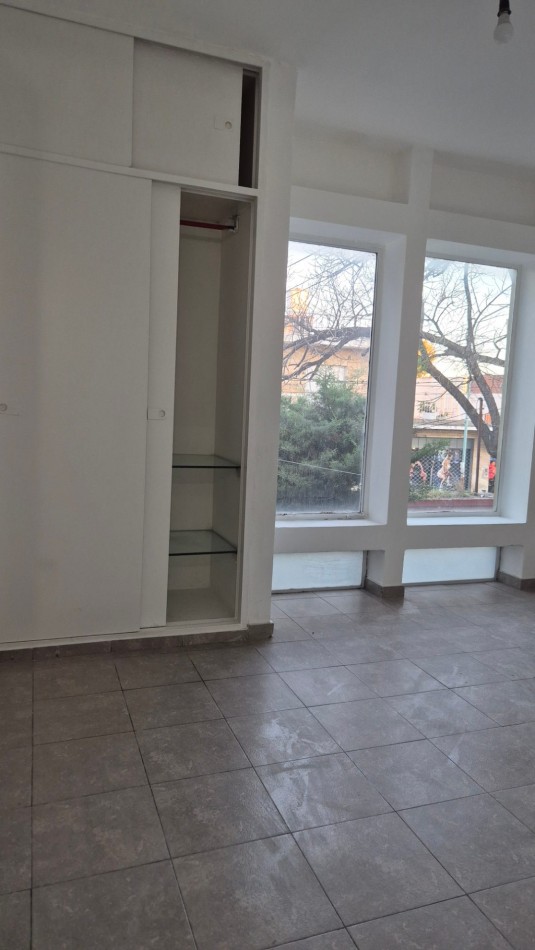 Alquiler Duplex 3 Ambientes con Cochera y Patio, sin expensas en Paso del Rey Centro