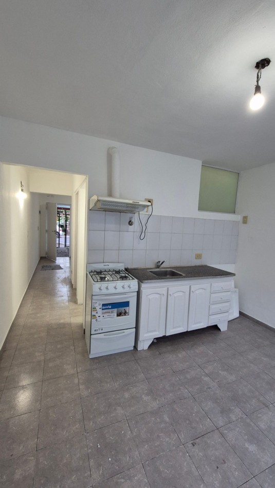 Alquiler Duplex 3 Ambientes con Cochera y Patio, sin expensas en Paso del Rey Centro