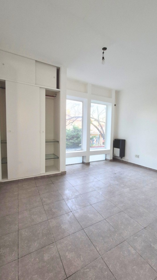 Alquiler Duplex 3 Ambientes con Cochera y Patio, sin expensas en Paso del Rey Centro