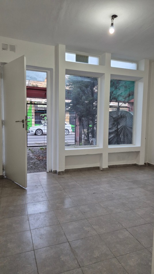Alquiler Duplex 3 Ambientes con Cochera y Patio, sin expensas en Paso del Rey Centro