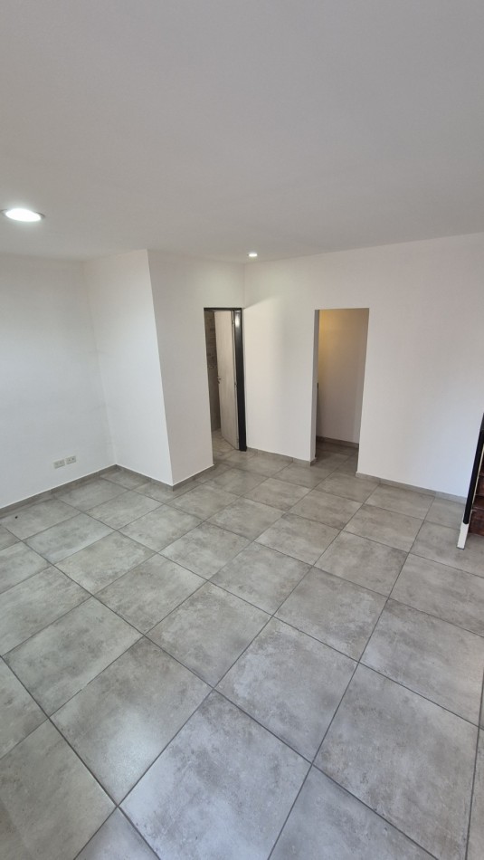 Duplex con 2 dormitorios en Paso del Rey centro
