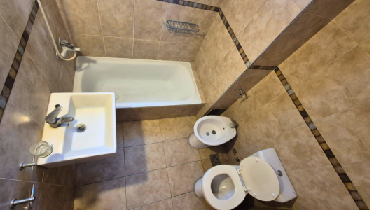 DEPARTAMENTO CON GARAGE Y BALCON EN MORENO CENTRO