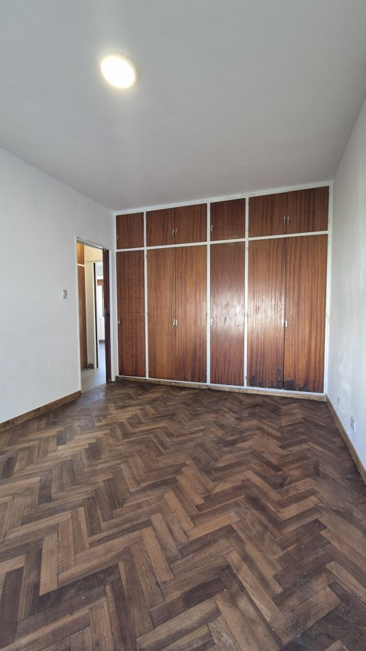 CASA 2 DORMITORIOS CON PARQUE Y QUINCHO