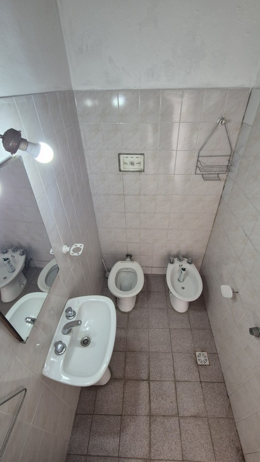 CASA 2 DORMITORIOS CON PARQUE Y QUINCHO