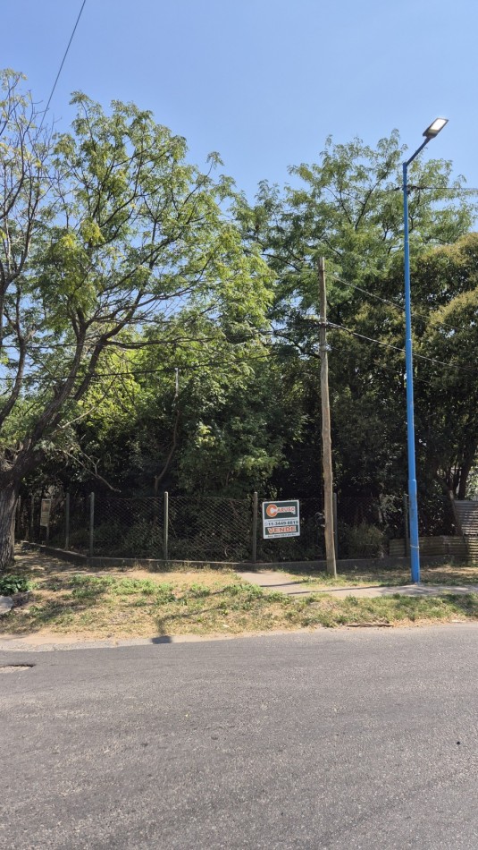 Lote en Esquina PDR Centro | 362 m² | Todos los Servicios