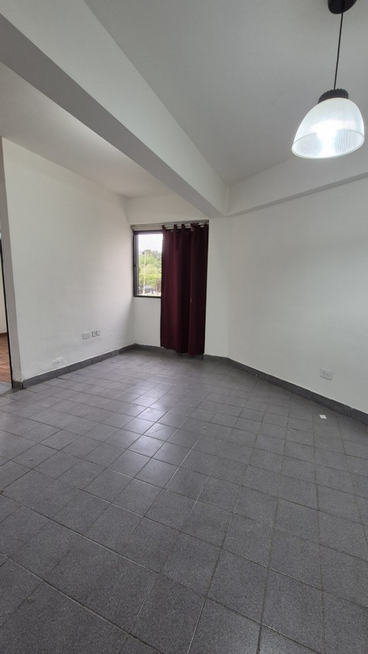 Alquiler de departamento en Villa Zapiola | 3 Ambientes con cochera | A 300m Puente Gnecco - Acceso Oeste