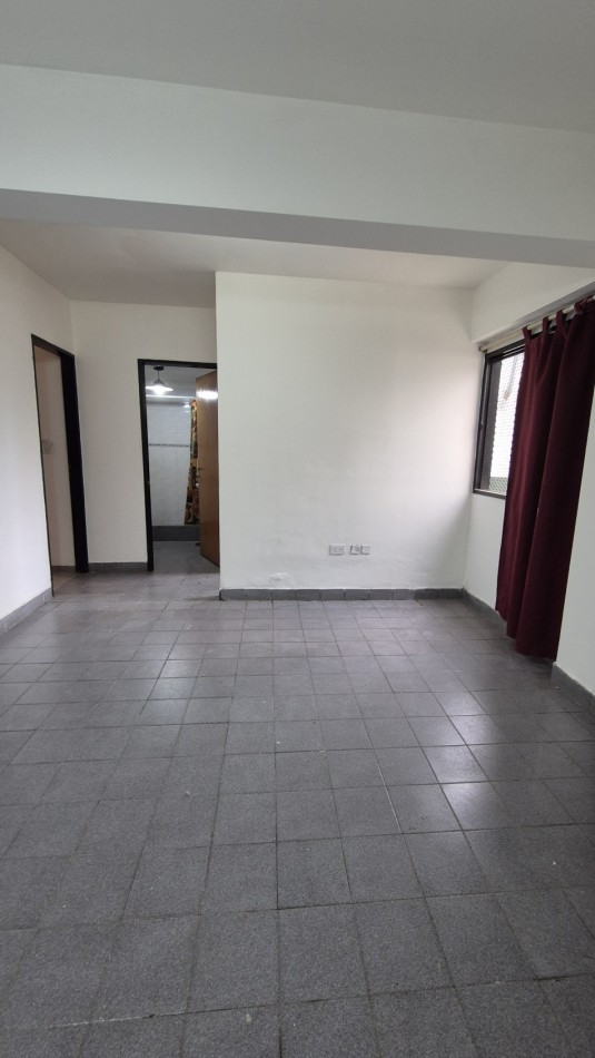 Alquiler de departamento en Villa Zapiola | 3 Ambientes con cochera | A 300m Puente Gnecco - Acceso Oeste