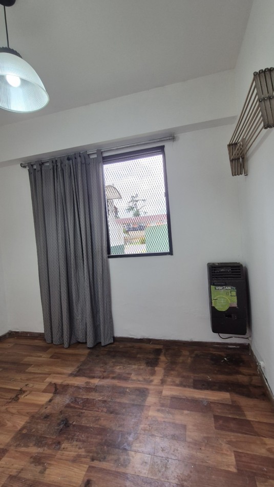 Alquiler de departamento en Villa Zapiola | 3 Ambientes con cochera | A 300m Puente Gnecco - Acceso Oeste