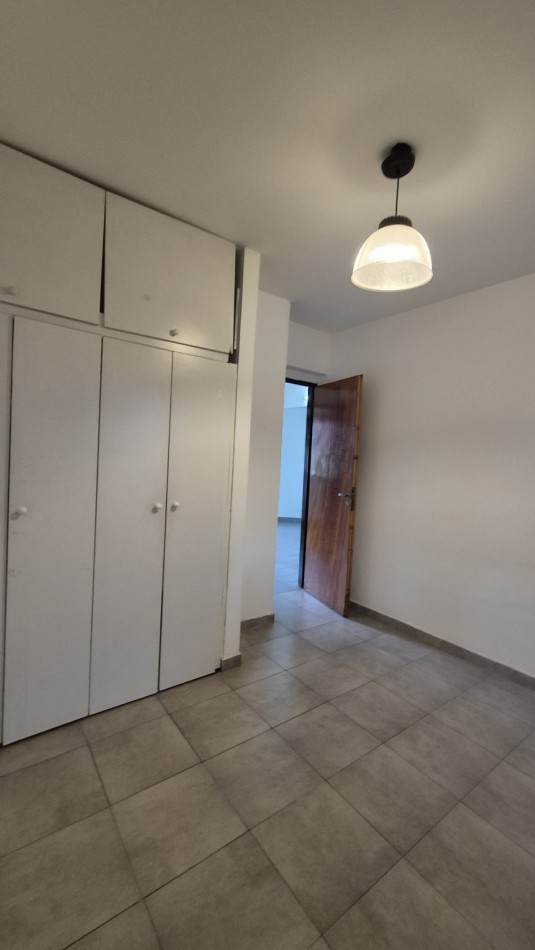 Alquiler de departamento en Villa Zapiola | 3 Ambientes con cochera | A 300m Puente Gnecco - Acceso Oeste