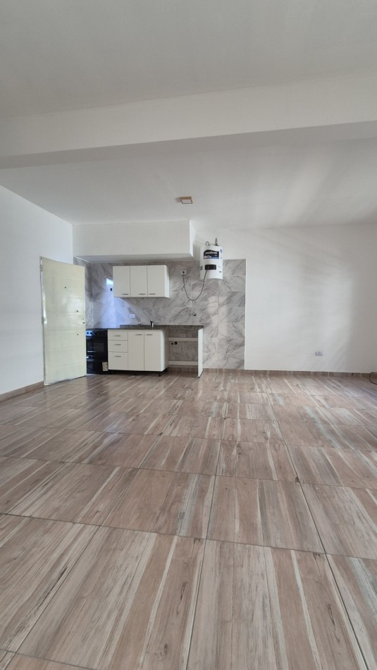 Departamento 3 Amb. Moreno Centro | Living Super Amplio | A pasos de la estacion