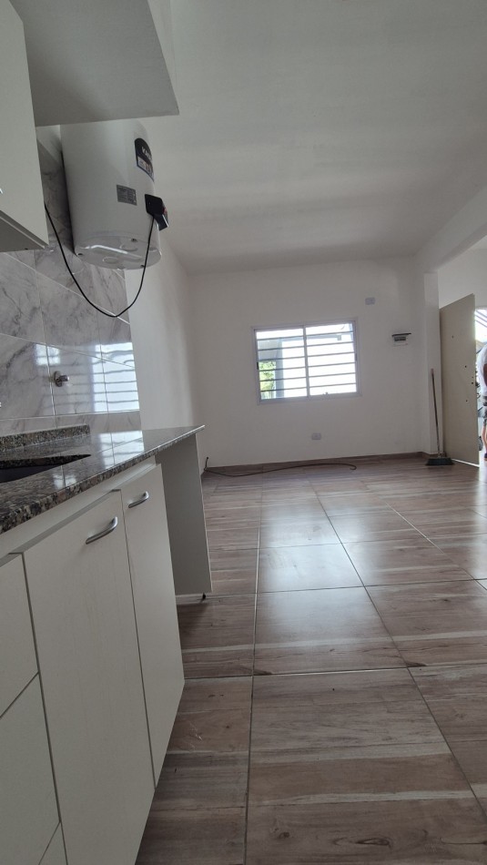 Departamento 3 Amb. Moreno Centro | Living Super Amplio | A pasos de la estacion