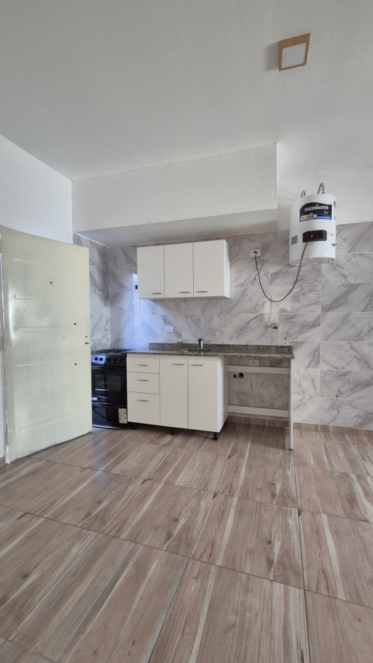 Departamento 3 Amb. Moreno Centro | Living Super Amplio | A pasos de la estacion