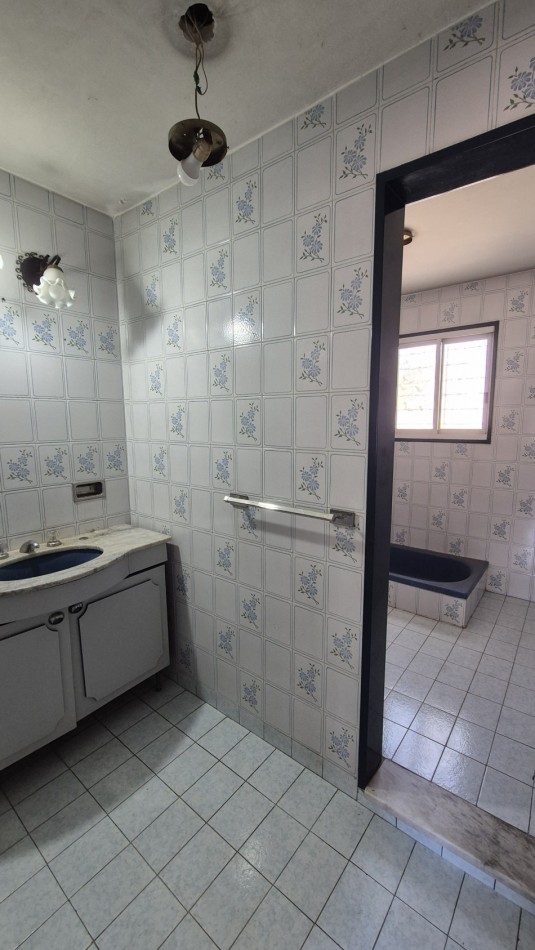 Casa en venta en Moreno Norte | 5 Ambientes y medio | Cochera Doble | Quincho