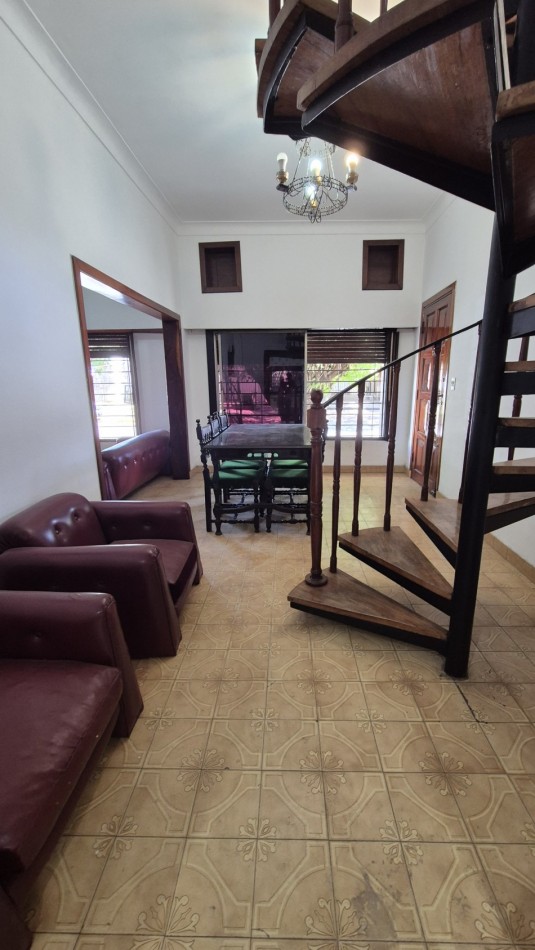 Casa en venta en Moreno Norte | 5 Ambientes y medio | Cochera Doble | Quincho
