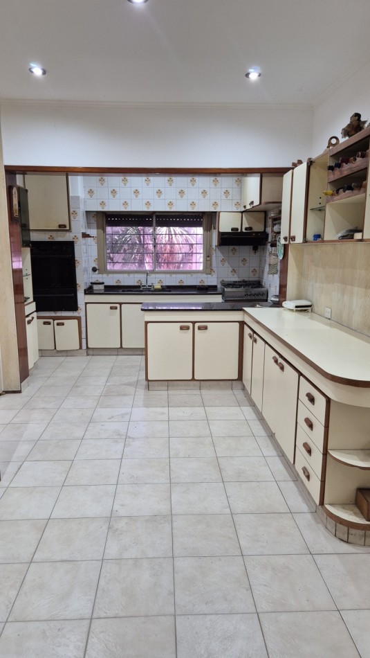 Casa en venta en Moreno Norte | 5 Ambientes y medio | Cochera Doble | Quincho