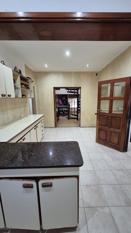Casa en venta en Moreno Norte | 5 Ambientes y medio | Cochera Doble | Quincho