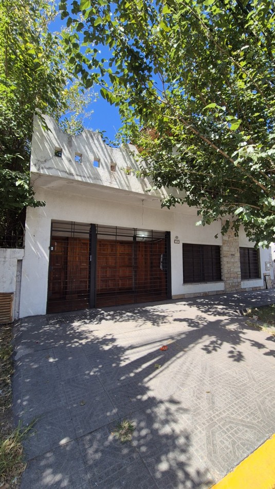 Casa en venta en Moreno Norte | 5 Ambientes y medio | Cochera Doble | Quincho