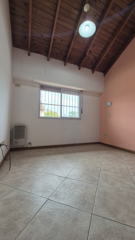 Duplex 3 ambientes en Paso del Rey, Moreno