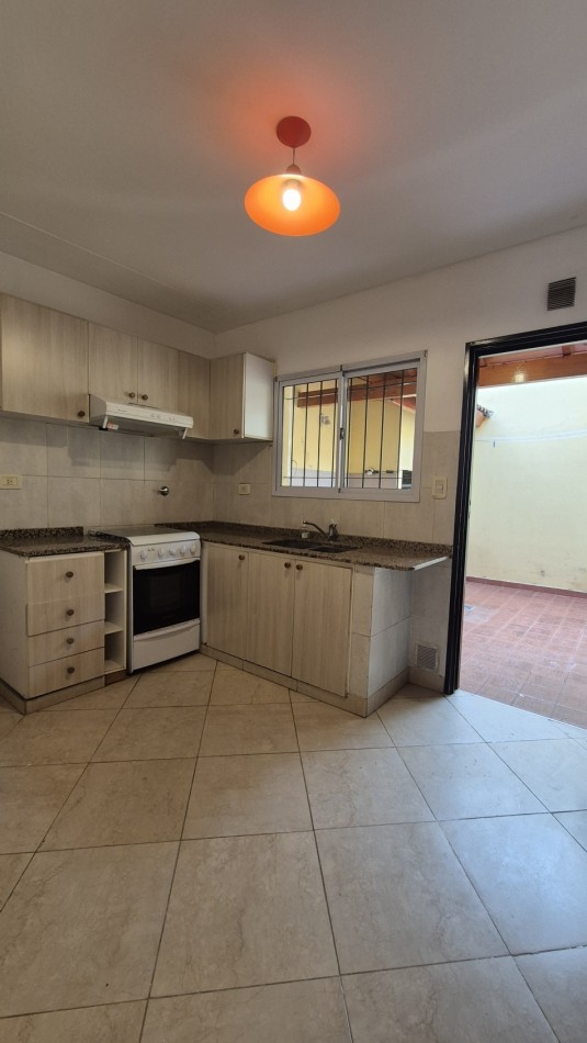 Duplex 3 ambientes en Paso del Rey, Moreno