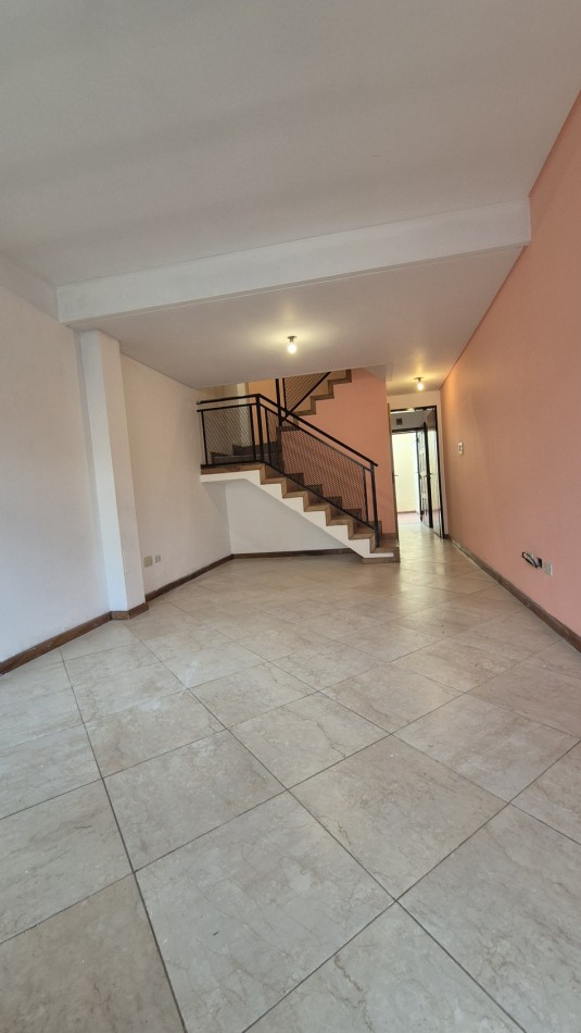 Duplex 3 ambientes en Paso del Rey, Moreno