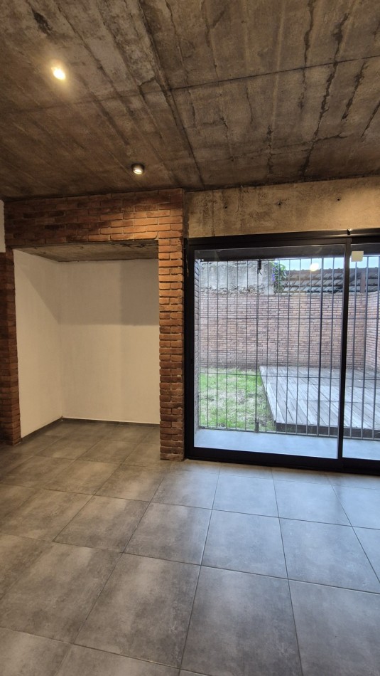 Alquiler de monoambiente con Patio en Moreno cerca de Acceso Oeste