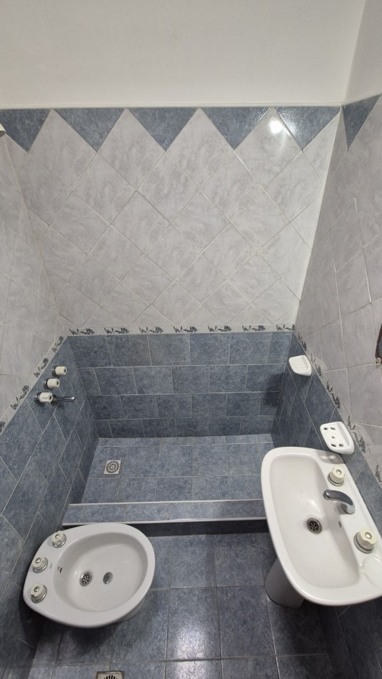 ALQUILER DEPARTAMENTO 2 AMBIENTES EN CENTRO DEL BARRIO LA QUEBRADA 